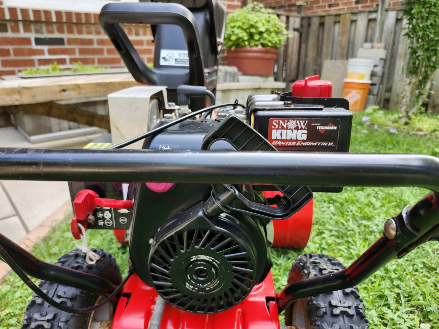 Yard Machines Snow King 5 HP/22" Snowblower - photo 5
