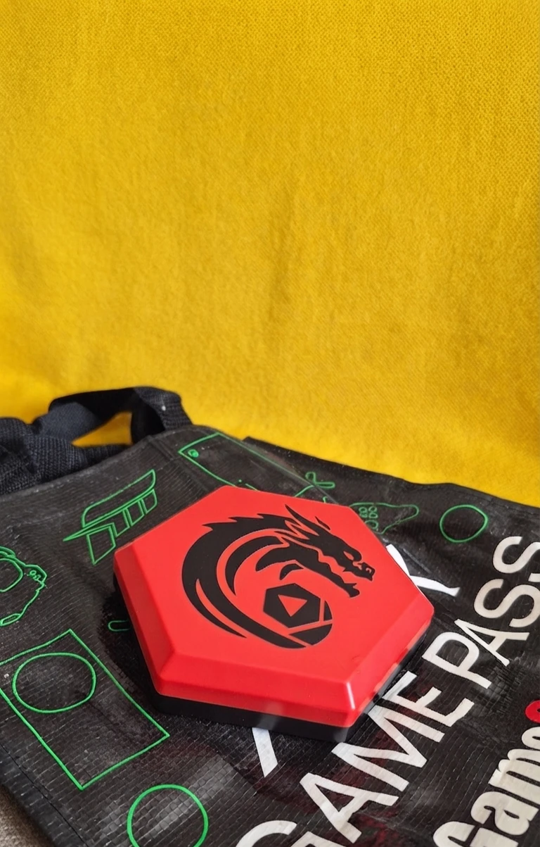 Dragon Dice Hexagonal Case with Dice