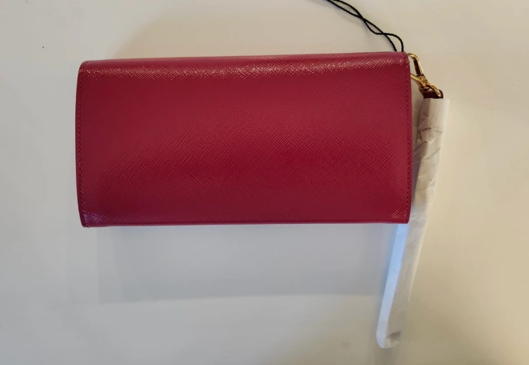 Prada Pink Patent Leather Wallet - photo 4