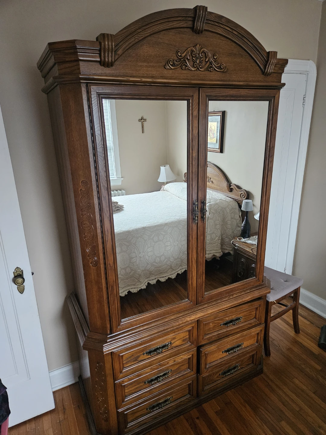 Solid Oak Dresser with Triple Mirror - photo 3