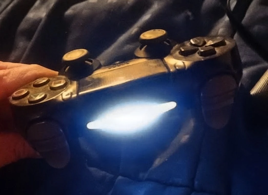 Sony PlayStation 4 DualShock 4 Wireless Controller - photo 3