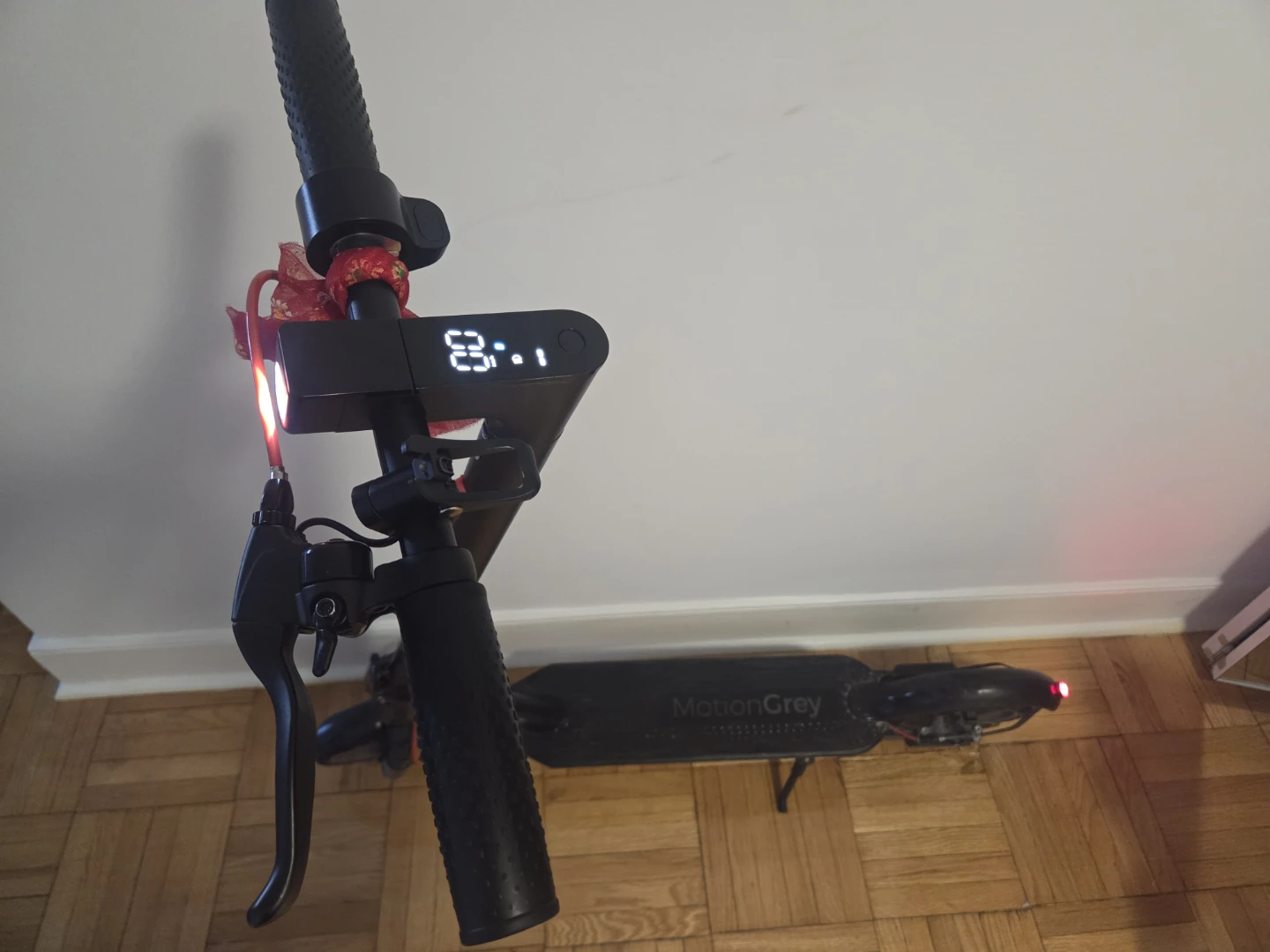 MotionGrey Electric Scooter Plus 35Km Range - photo 4