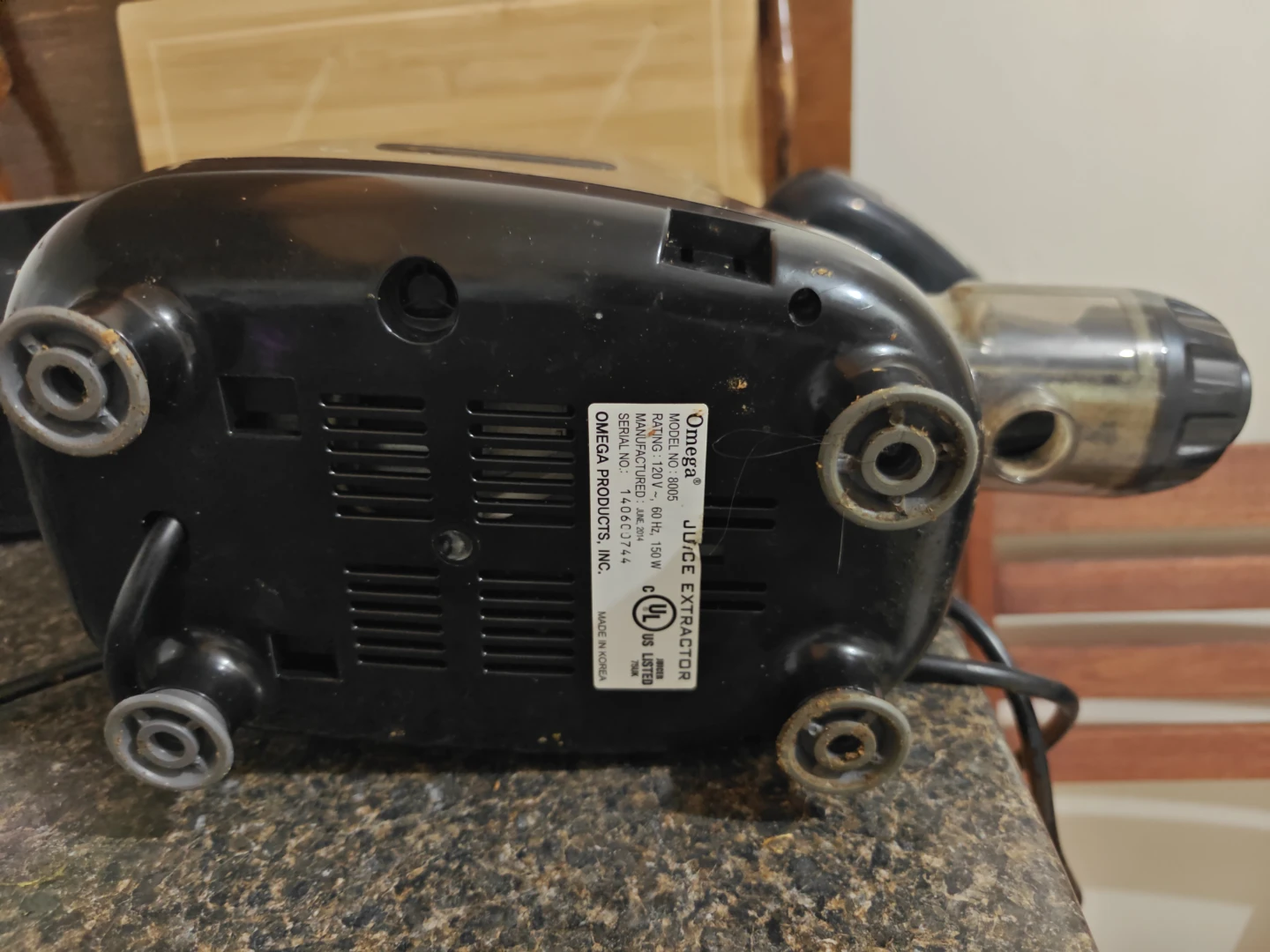 Omega Juice Extractor Model 8005 - photo 2