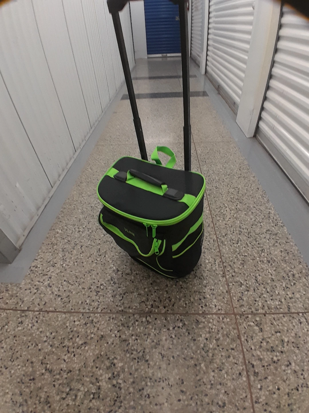 Uline Rolling Cooler Bag 12 Liter Capacity - photo 3