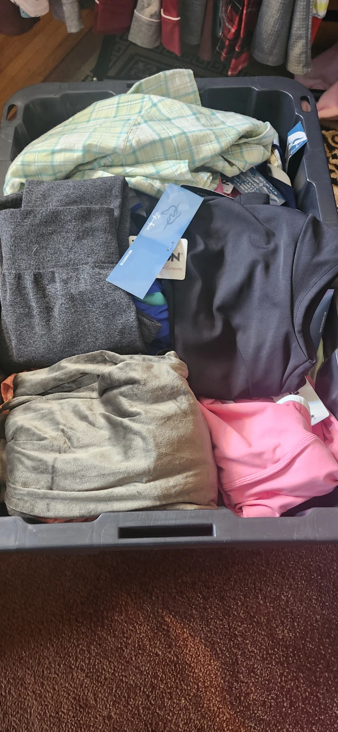 Fill a Bag of Clothes for $5 Women's Men's and Kid's - photo 5