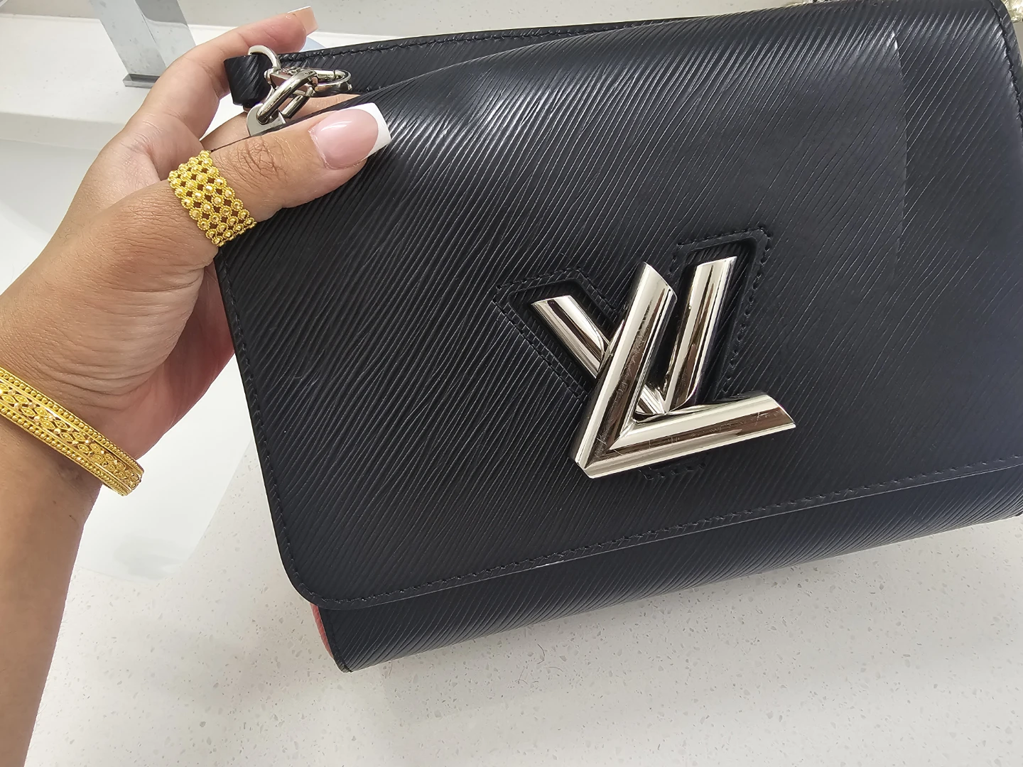 Louis Vuitton Black & Red Epi Leather Twist MM Handbag - photo 3