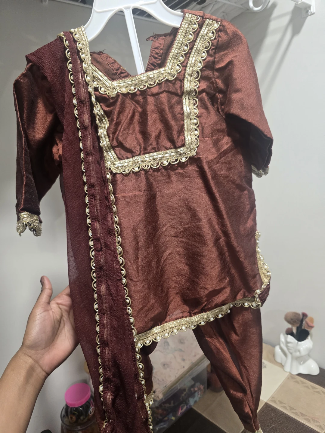 Salwar suit