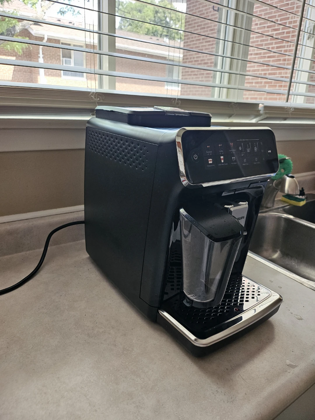 Philips 3300 Series Fully Automatic Espresso Machine LatteGo - photo 4