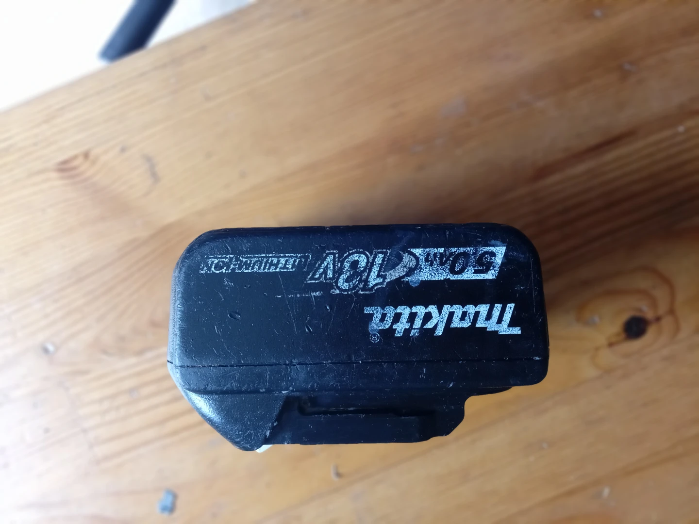 2 :Makita 18V Lithium-Ion Battery