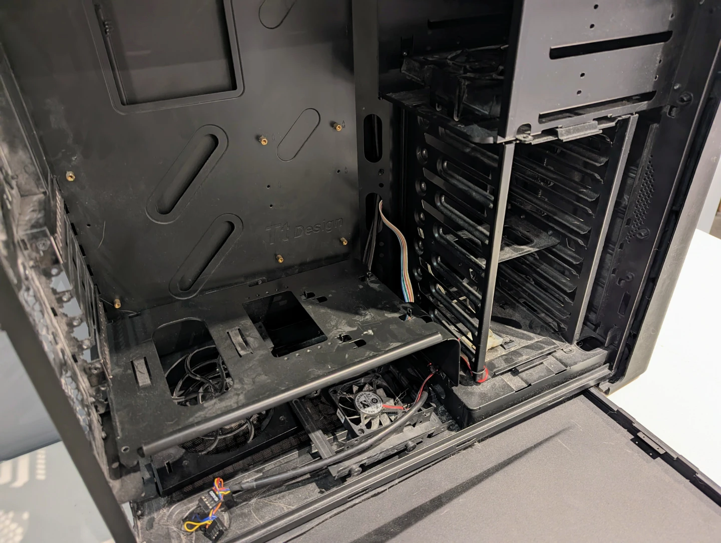 Thermaltake Element G computer case - photo 2