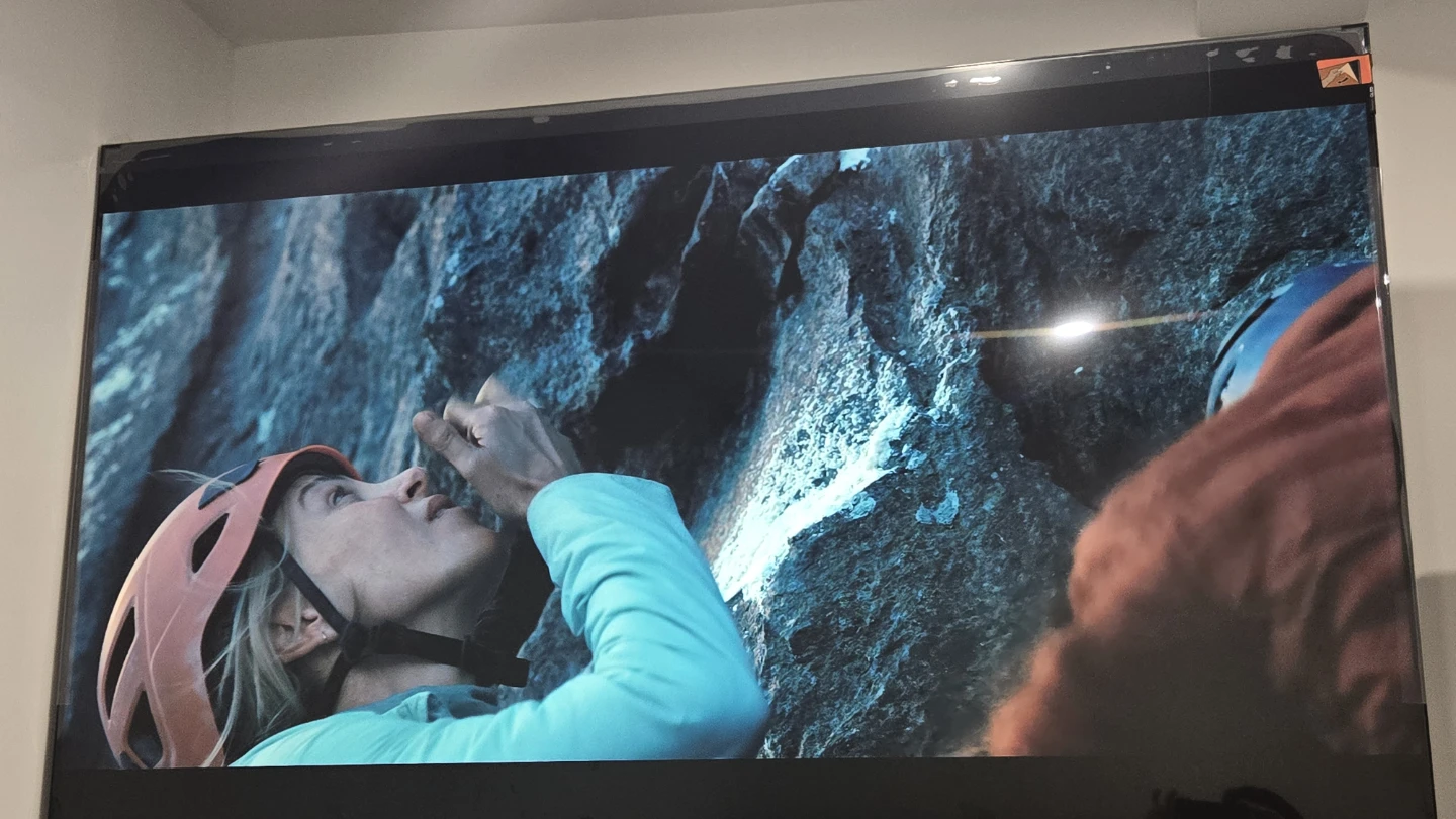 TCL 65" 4K UHD Smart TV - photo 3