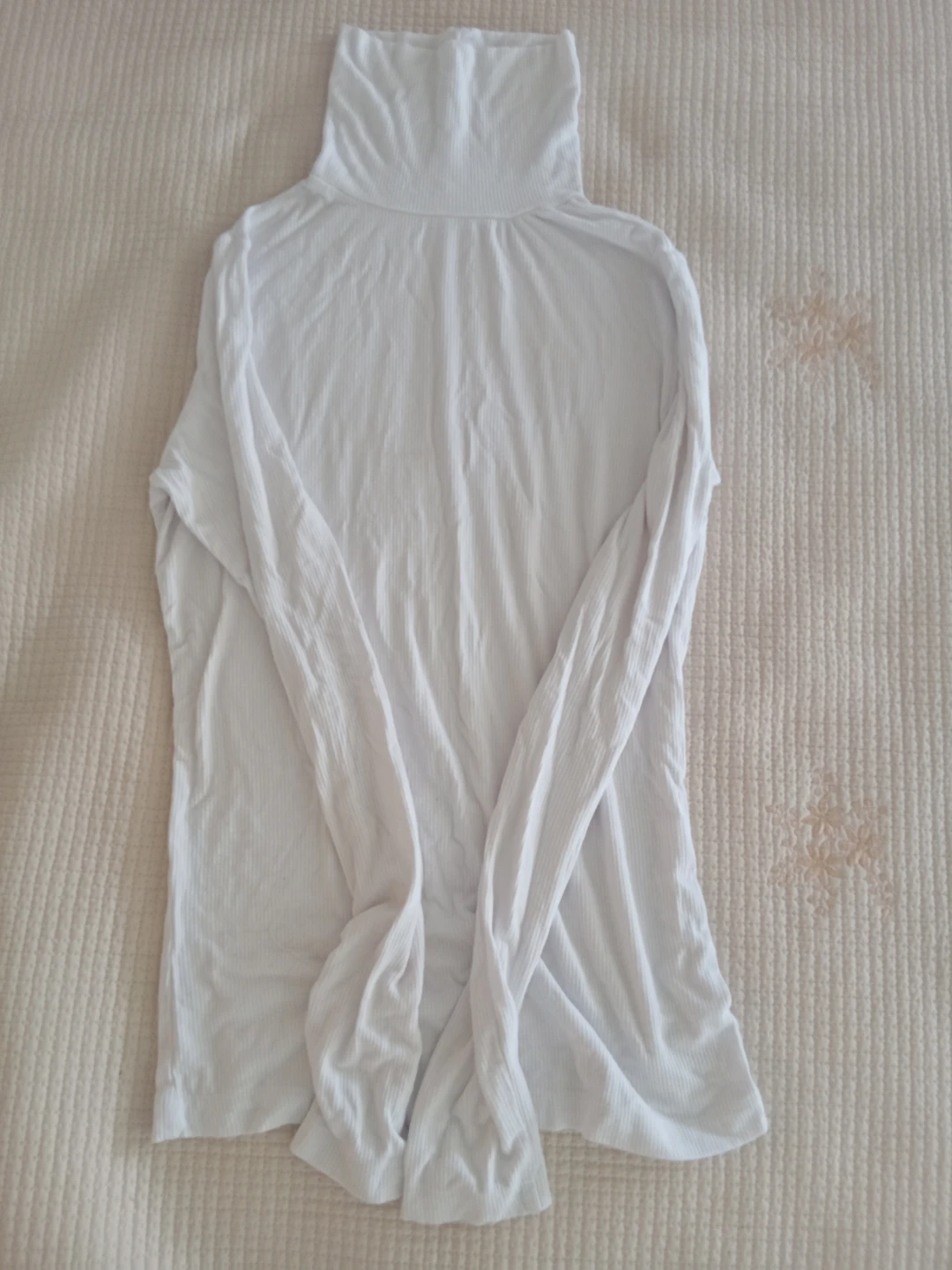 Active Usa white turtleneck top