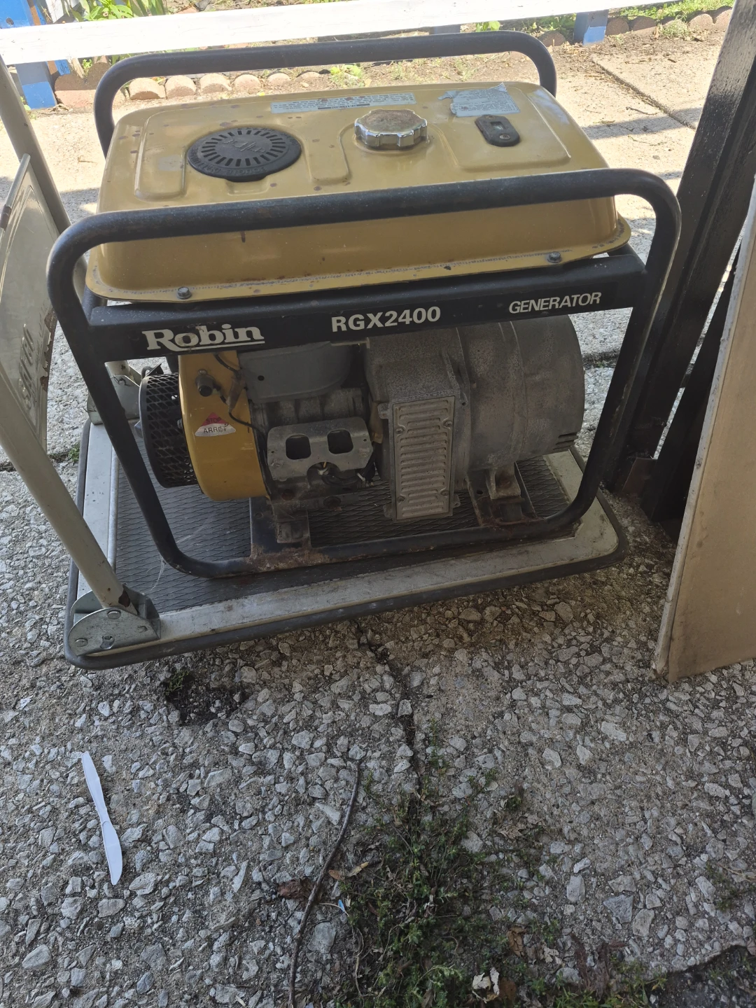 Robin RGX2400 Generator - photo 2