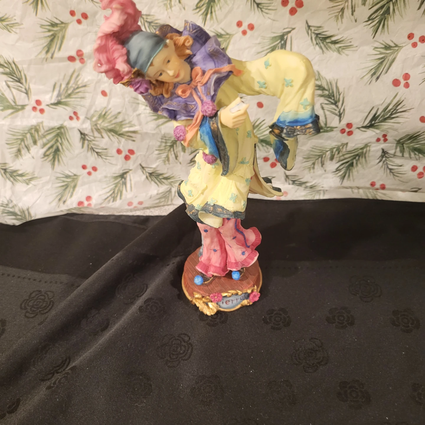 Ganz Carnival Classico Pierrot Figurine