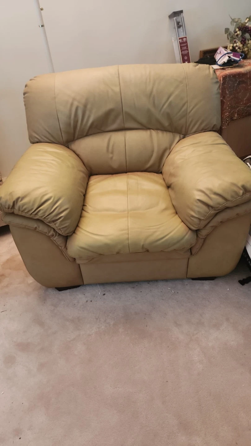 FREE 2 PIECE SET .. pickup ASAP