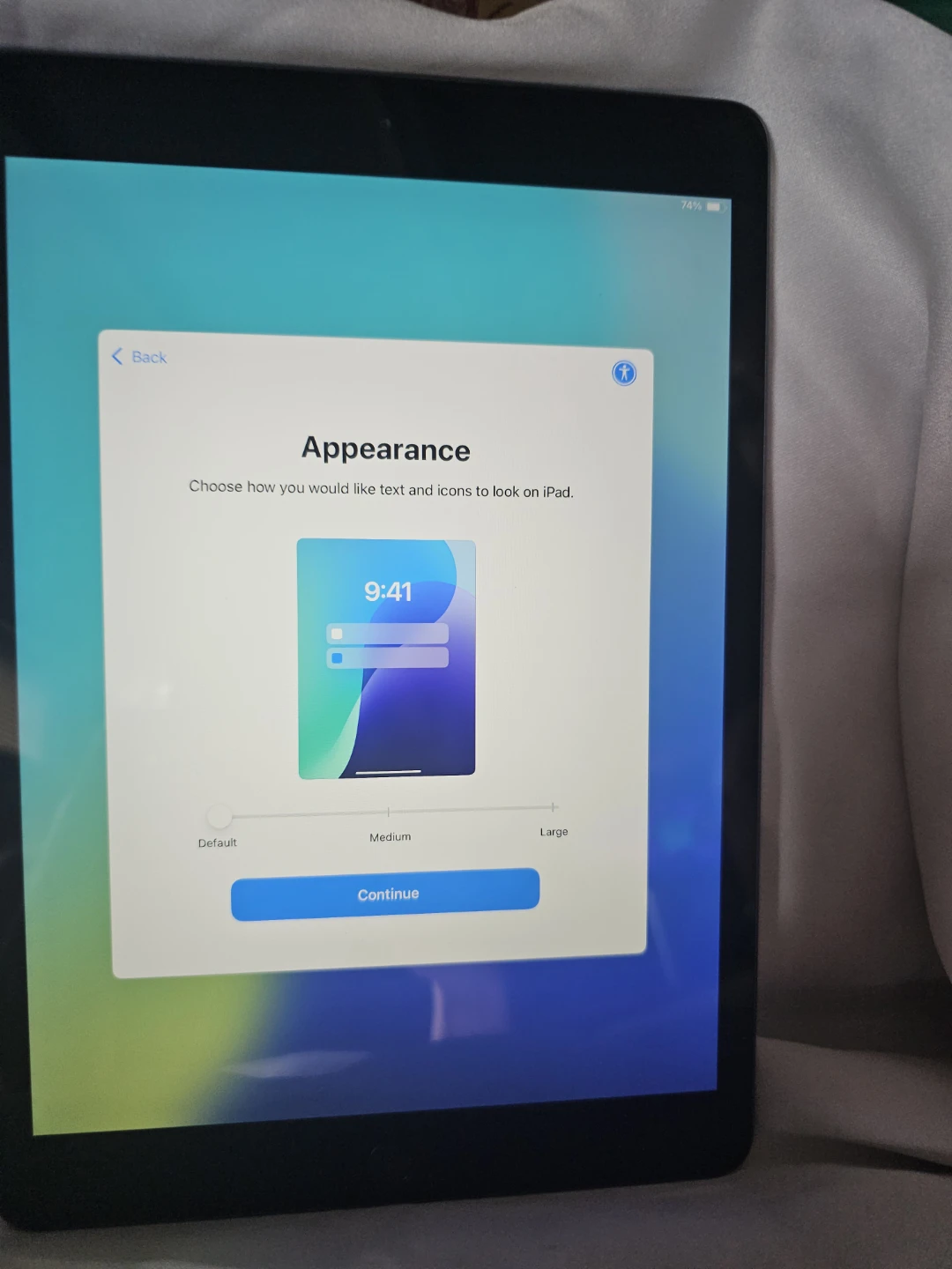 32GB IPAD 8th Generation WiFi(Lightly Used) w/CaseBot Cover - photo 4