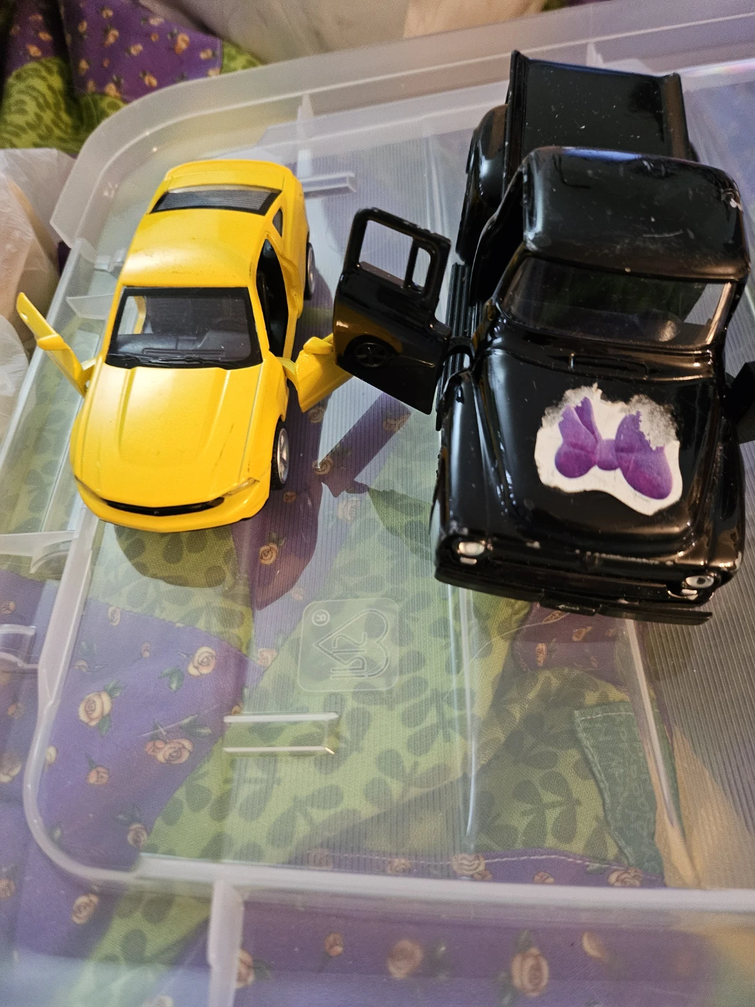 Lot of  die cast cars  as is - photo 2