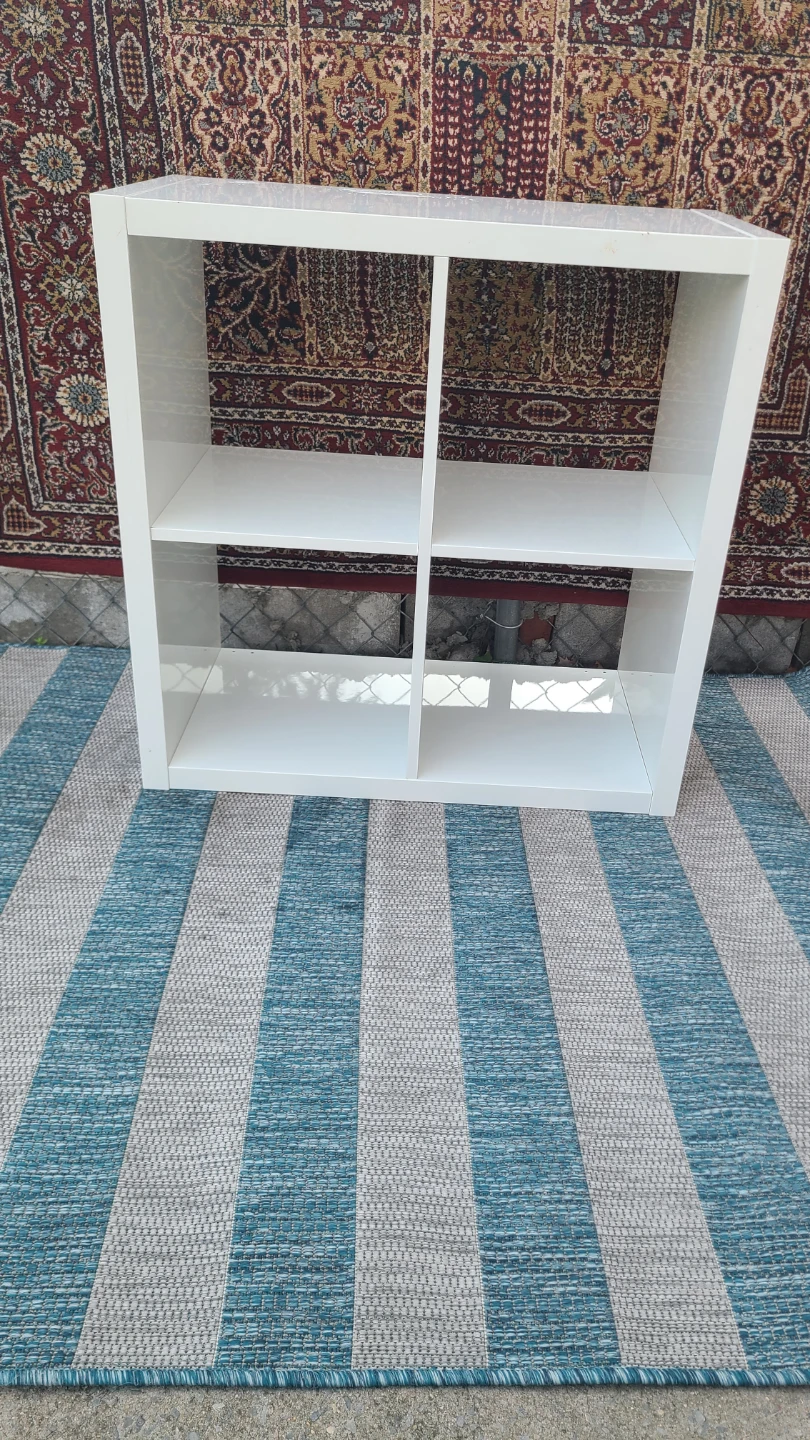 White 4-Cube Storage Shelf Unit