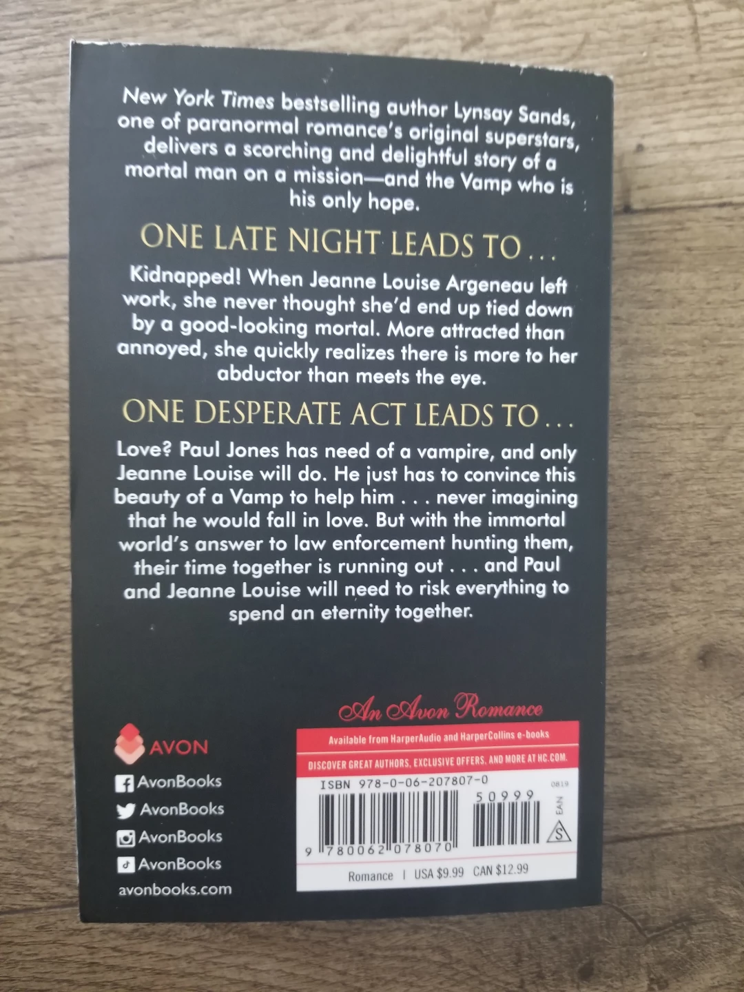 The Lady is a Vamp by Lynsay Sands - An Argeneau Novel - photo 3
