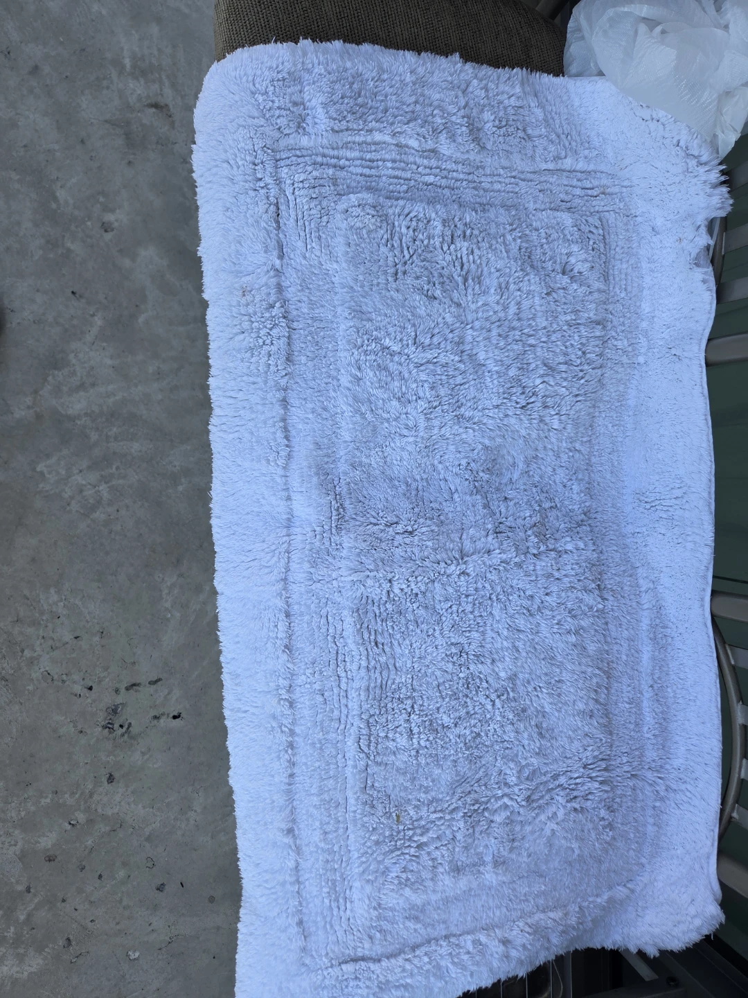 White Bath Mat Set - photo 2