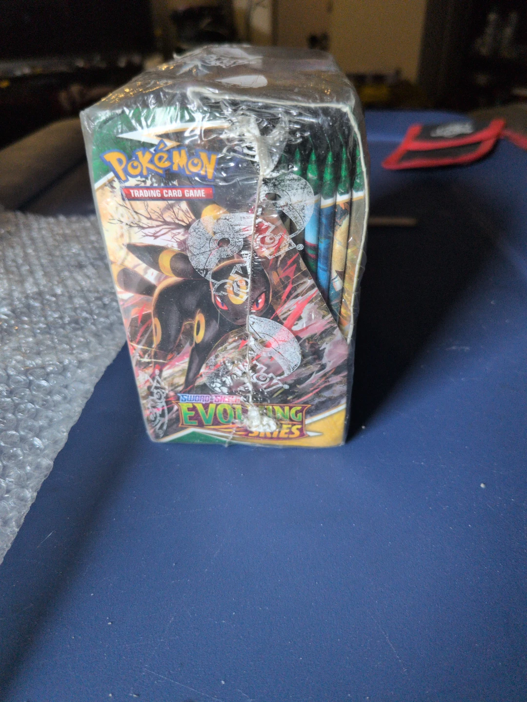 Pokemon TCG sword and shield evolving skies - photo 3