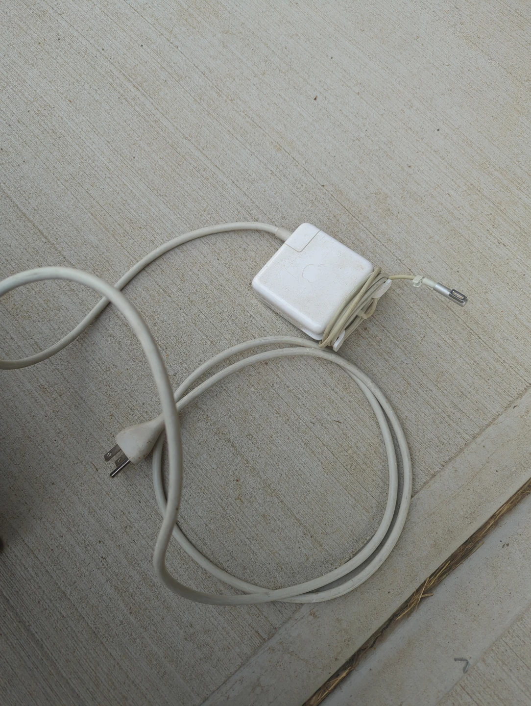 Apple MacBook Charger