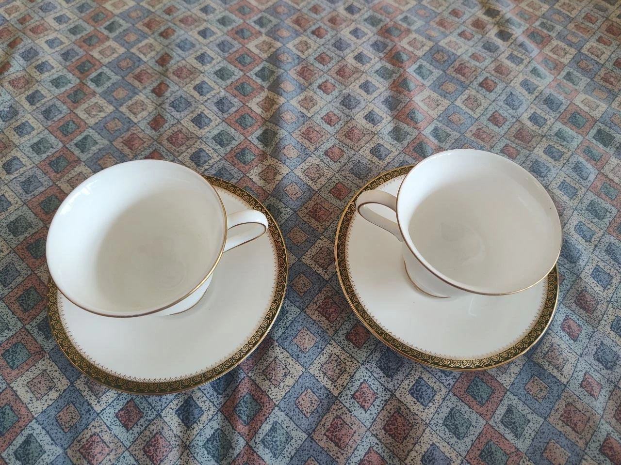 Vintage Wedgwood Chester Tea Cup and Saucer Set, Bone China - photo 3