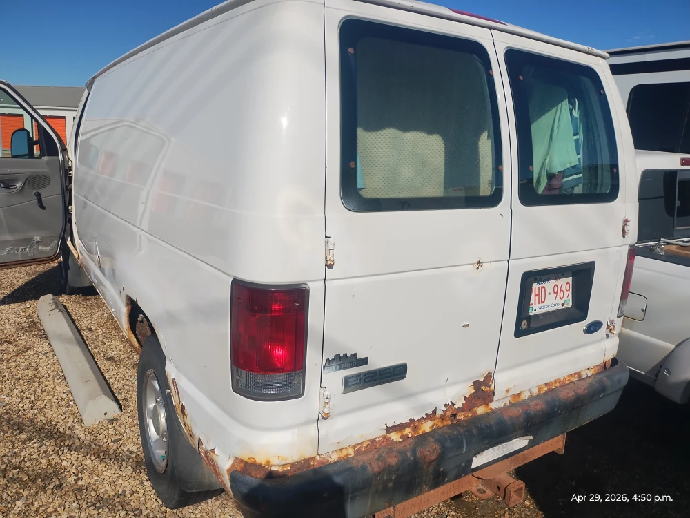 2008 Ford E-250 Cargo Van - photo 3