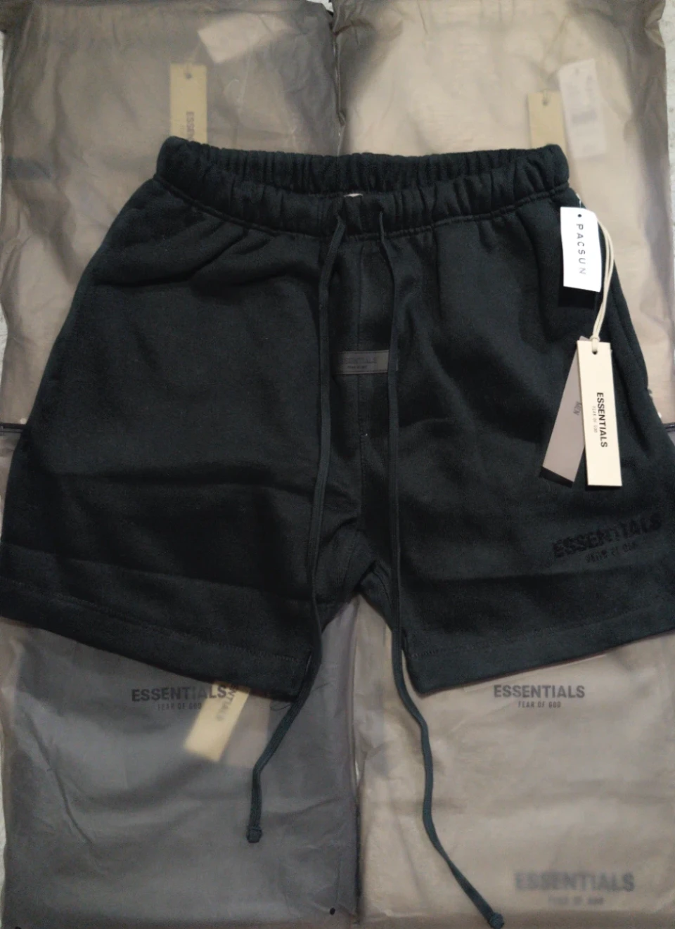 ESSENTIALS Fear of God Sweat Shorts in Stretch Limo Black