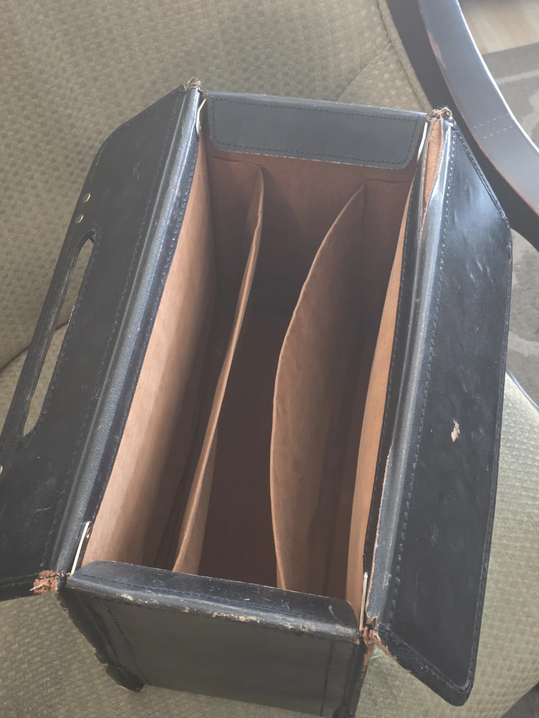Briefcase well constructed  great for files - photo 2