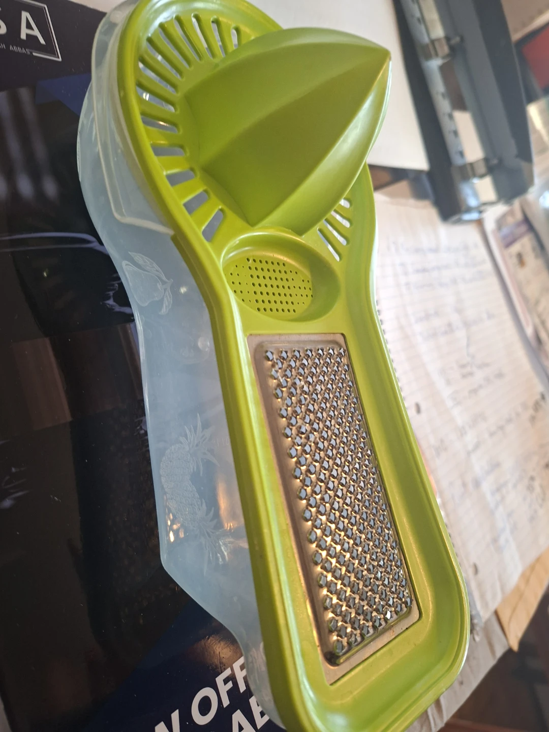 Green Citrus Juicer and Zester