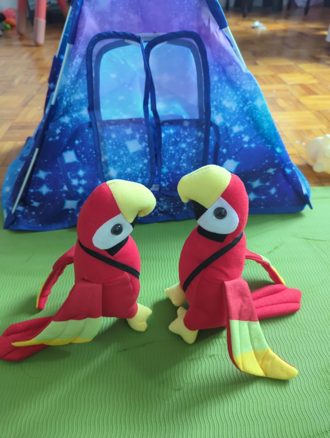 Two stuffed parrots - photo 3