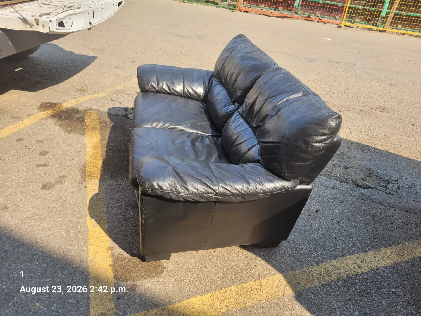 Black leather loveseats - photo 3
