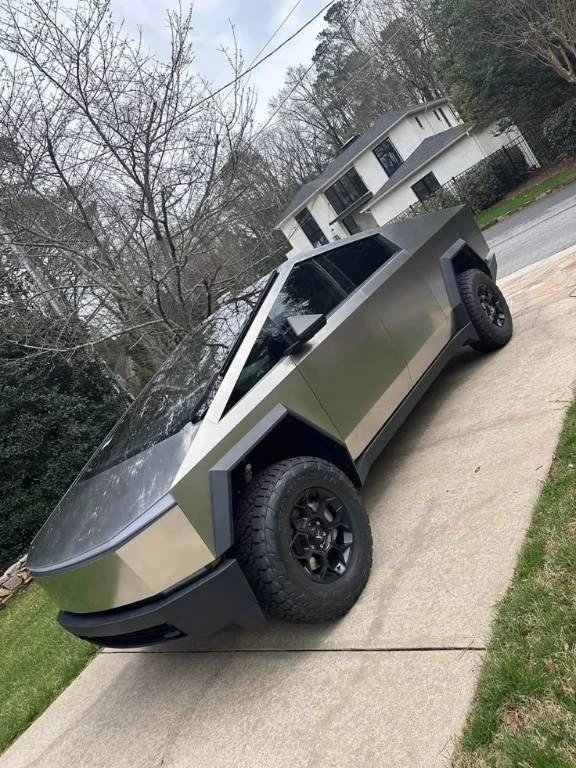 Tesla Cybertruck - photo 2