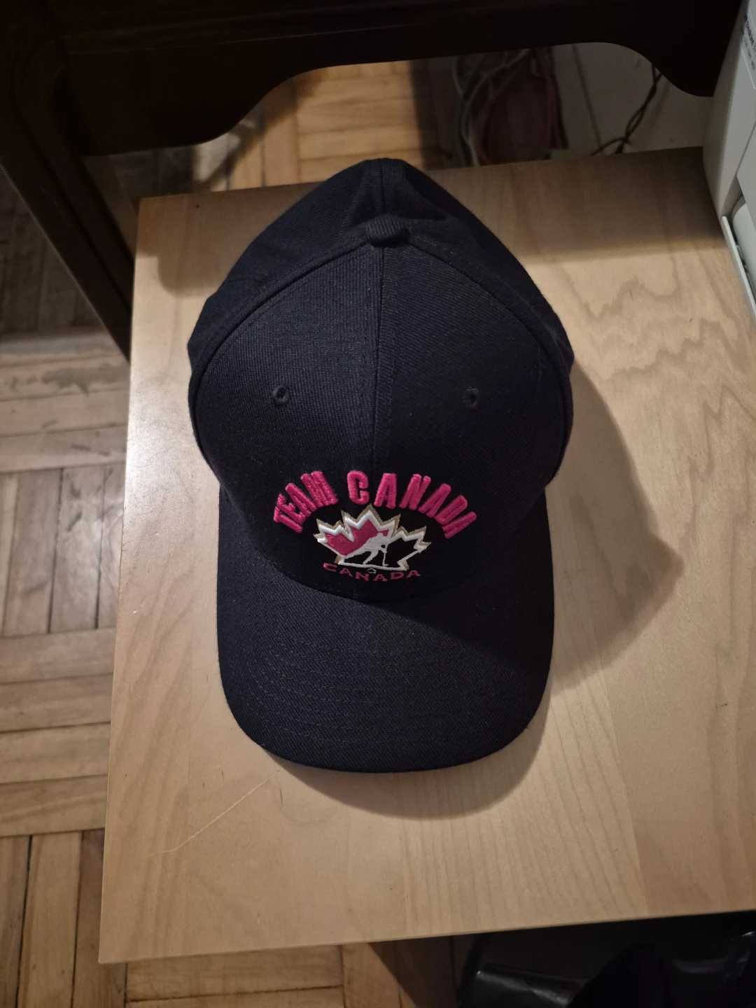 BN)Nike Team Canada Baseball Cap