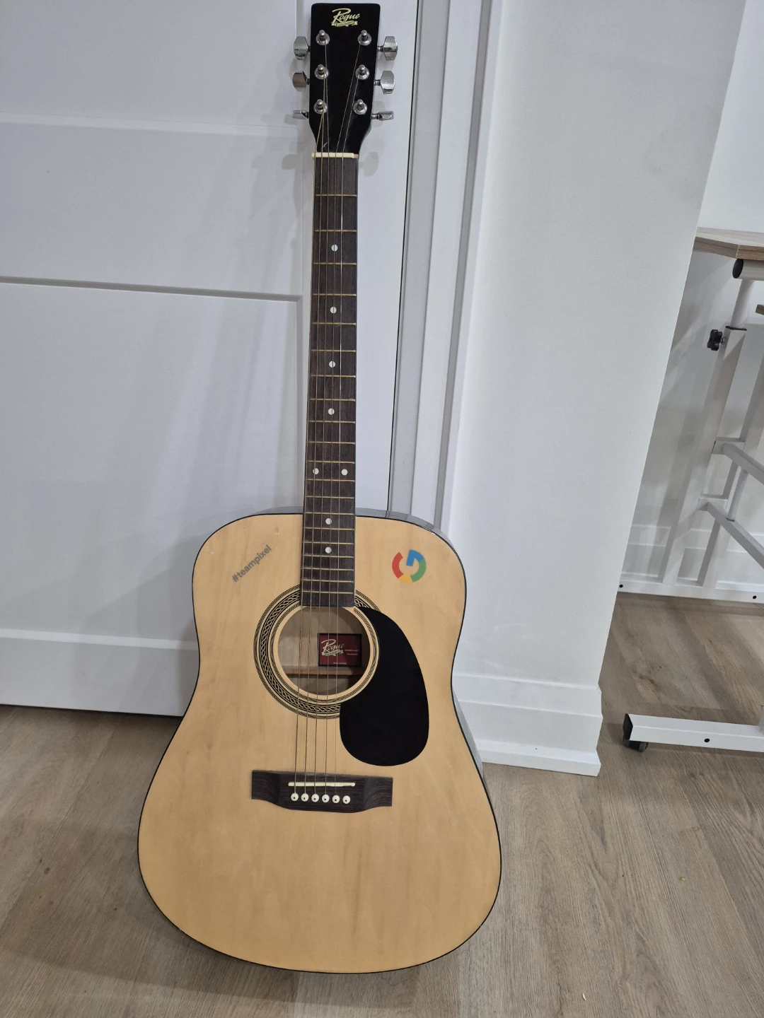 Rogue acoustic guitar in natural finish - photo 2