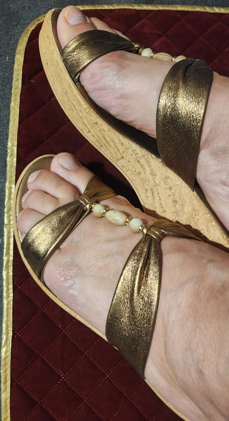 Wedge Sandals  sz 8 - photo 2