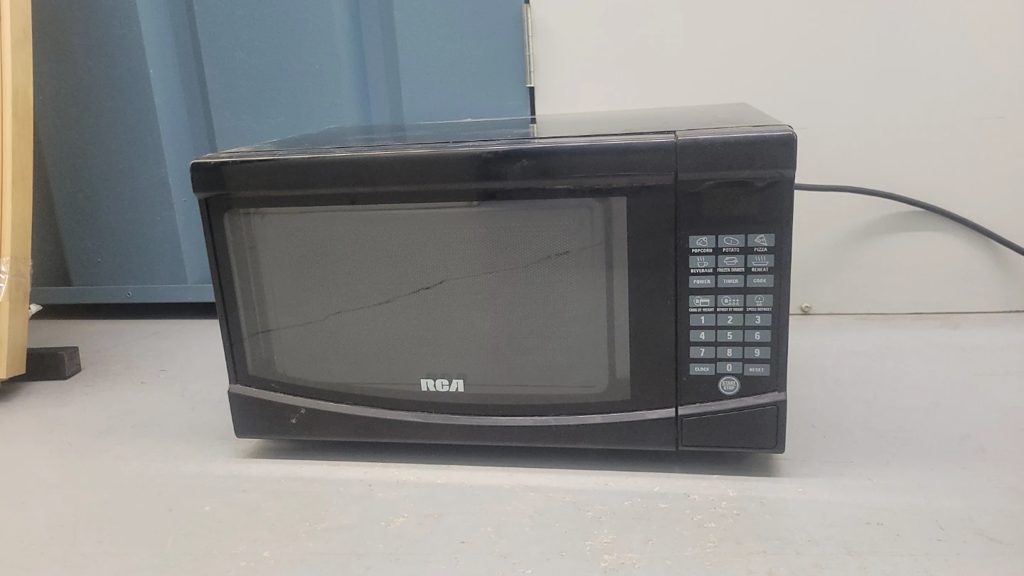 RCA 700w microwave