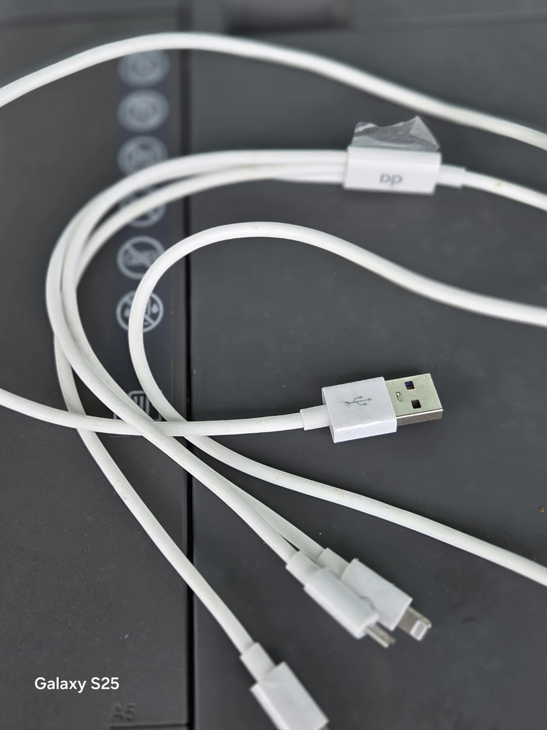 3-in-1 Charging Cable USB to Lightning/USB-C/Micro USB White - photo 2