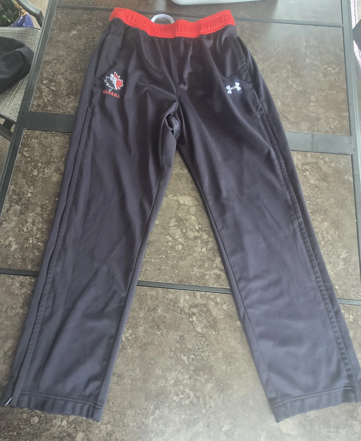 Under Armour Hockey Warm-Up Pants. Large. EUC.