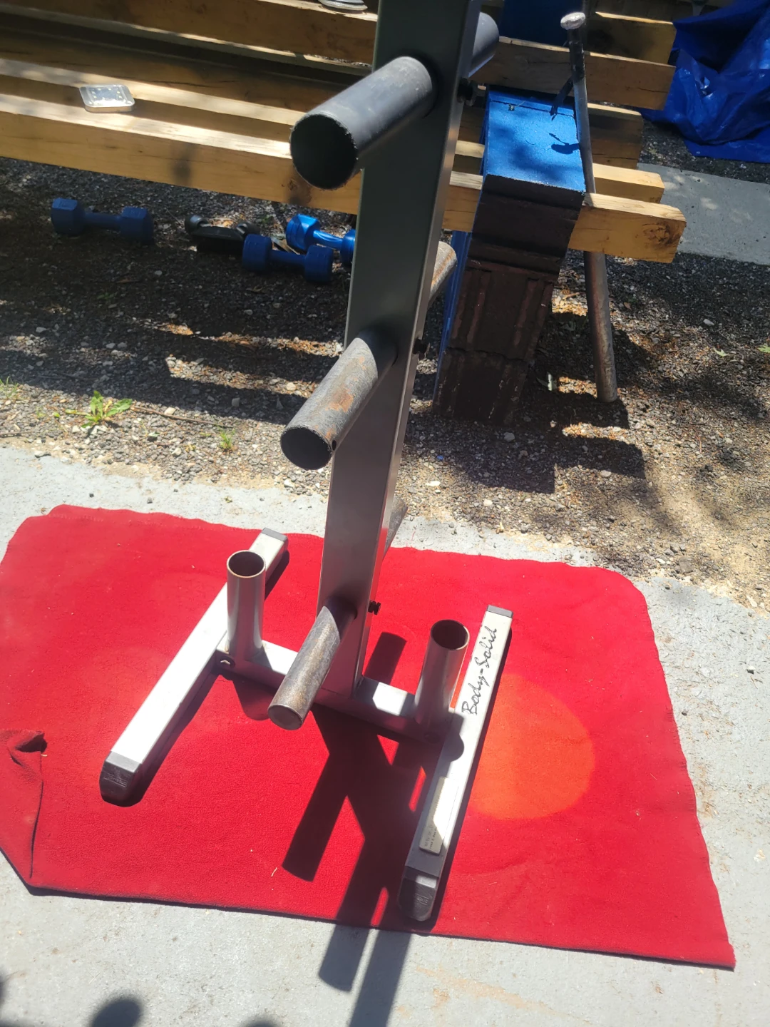 BODY SOLID 2" HOLE BAR AND PLATE RACK.