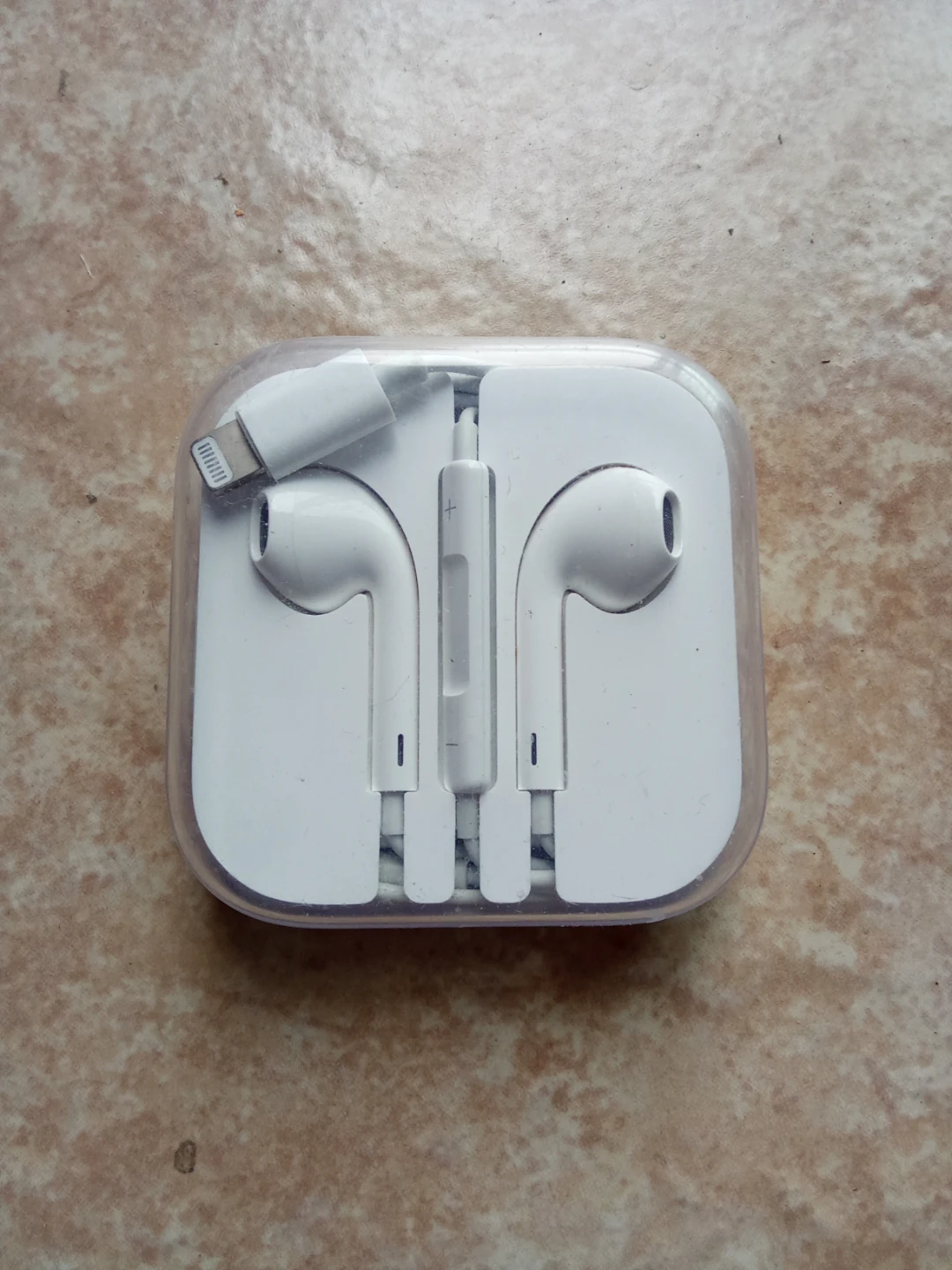 Apple EarPods with Lightning Connector