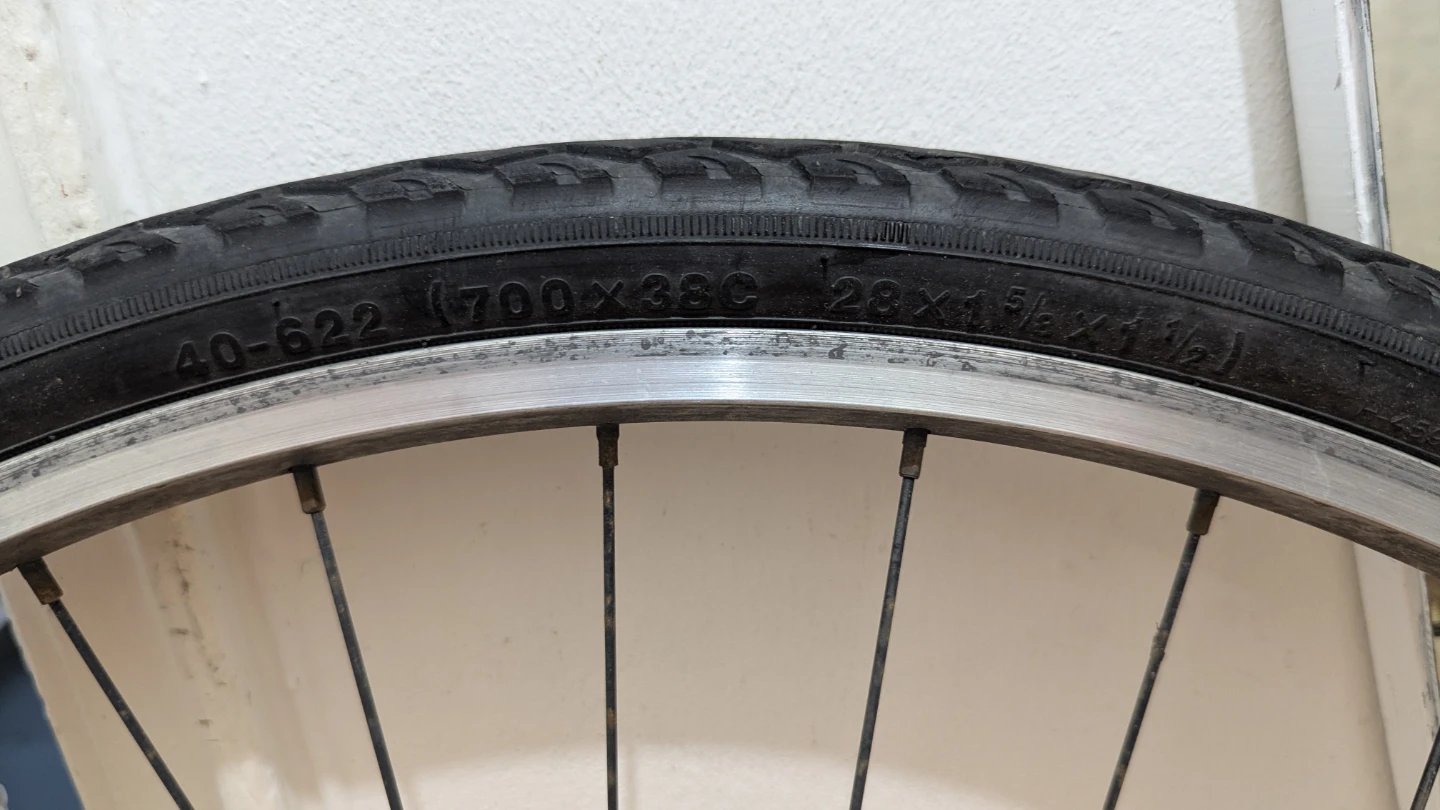 700x38C (40-622) FRONT Wheel Used Bike Bicycle - photo 2