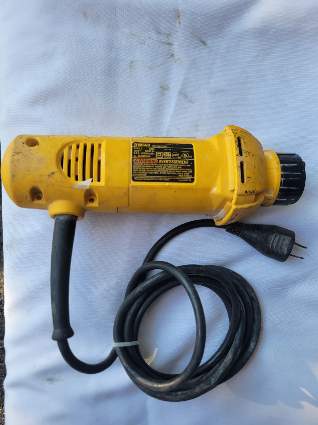 DEWALT DW660 Corded Cut-Out Tool - photo 2