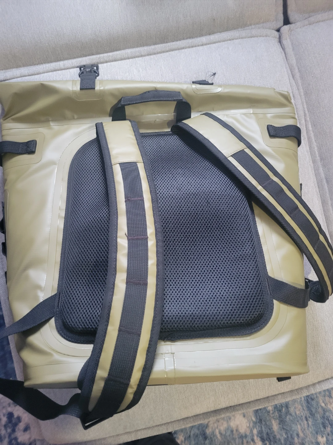 REALTREE BACKPACK COOLER  NEW. - photo 4