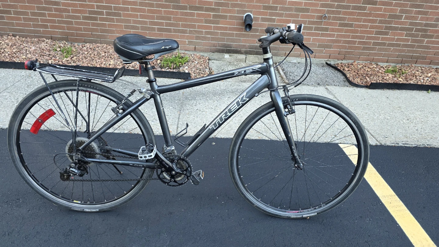 Trek 7.2 FX Hybrid Bike - photo 2