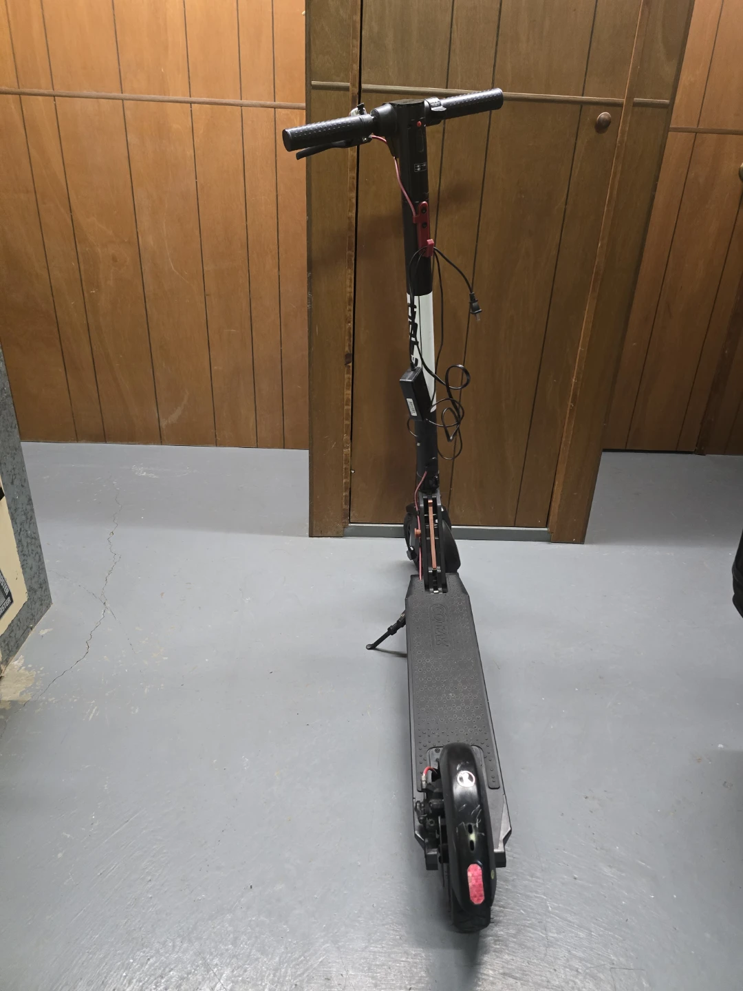 Gotrax GXL V2 Electric Scooter - photo 4