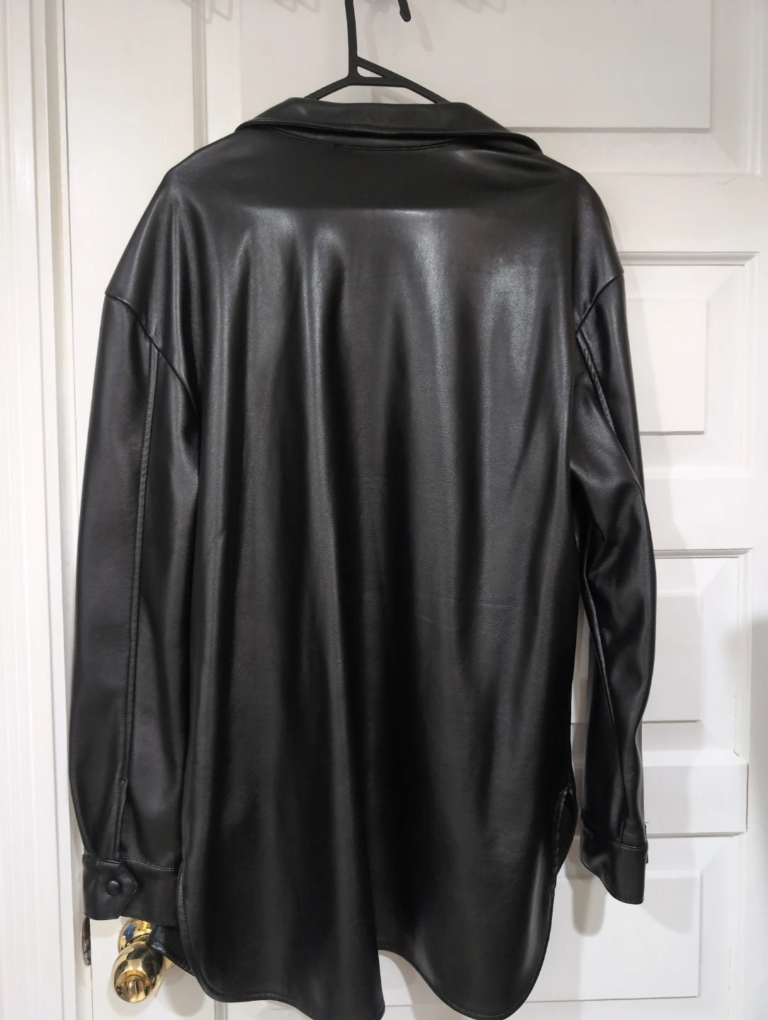 Black faux leather button down shirt jacket - photo 2
