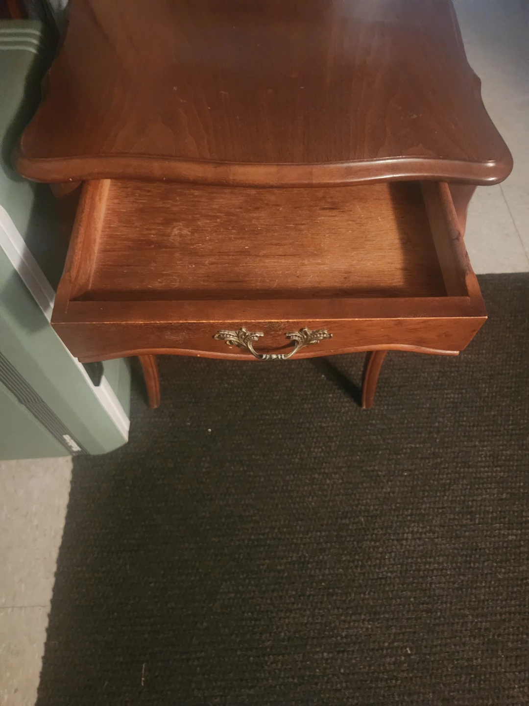 Vintage French Provincial End/Side Table w/Drawer - photo 3