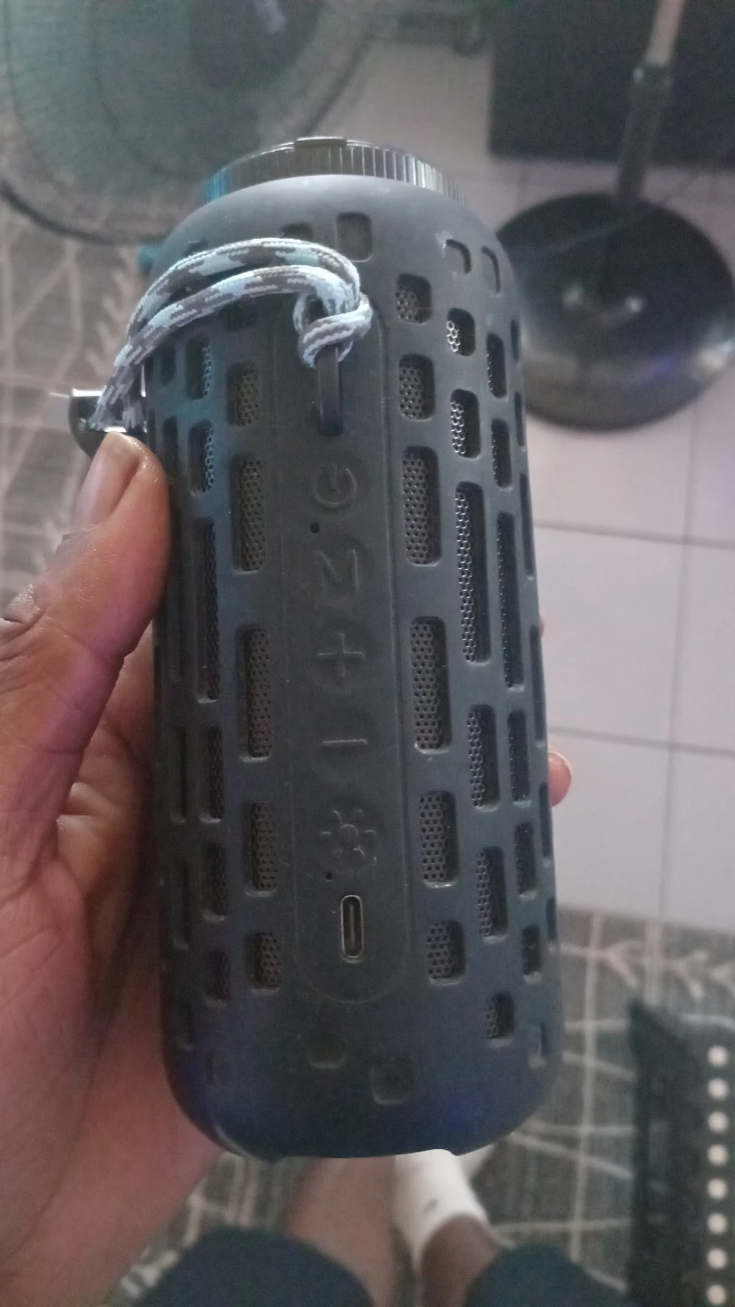 2-1 speaker and headphones